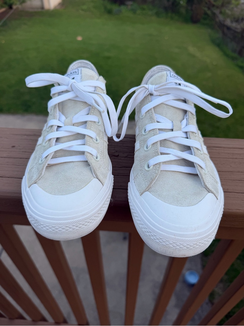 Kids 6.5 women’s 8 suede adidas sneaker